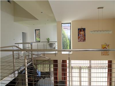 Apartament 3 camere, terasa, gradina, garaj, Central, zona Clinicilor